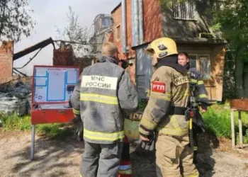 МЧС представило костюм, защищающий пожарных от температуры до 800 градусов