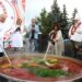 На ежегодном фестивале «Русское поле» москвичей и гостей столицы угостили двумя тоннами рассольника