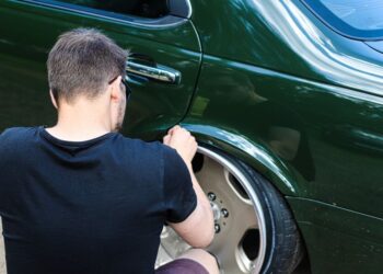Автоюрист предупредил о штрафах за незаконный тюнинг