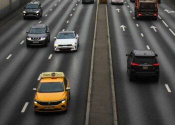 Автоэксперт рассказал, как избежать дорожных аварий в межсезонье